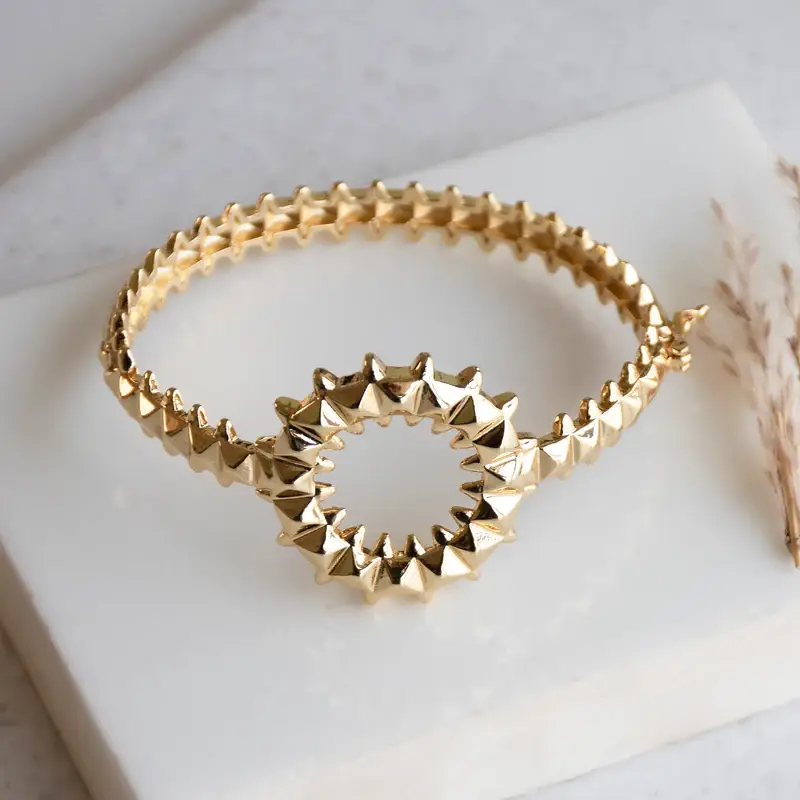 Halo Spire Golden Bangle : BG213