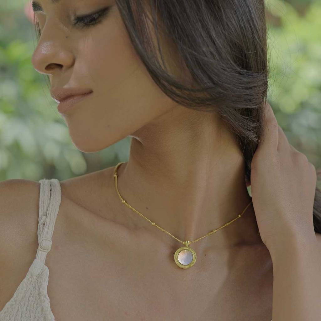 Healing Touch Pendant Necklace With Mother Of Pearl - Creation : PN739MOP