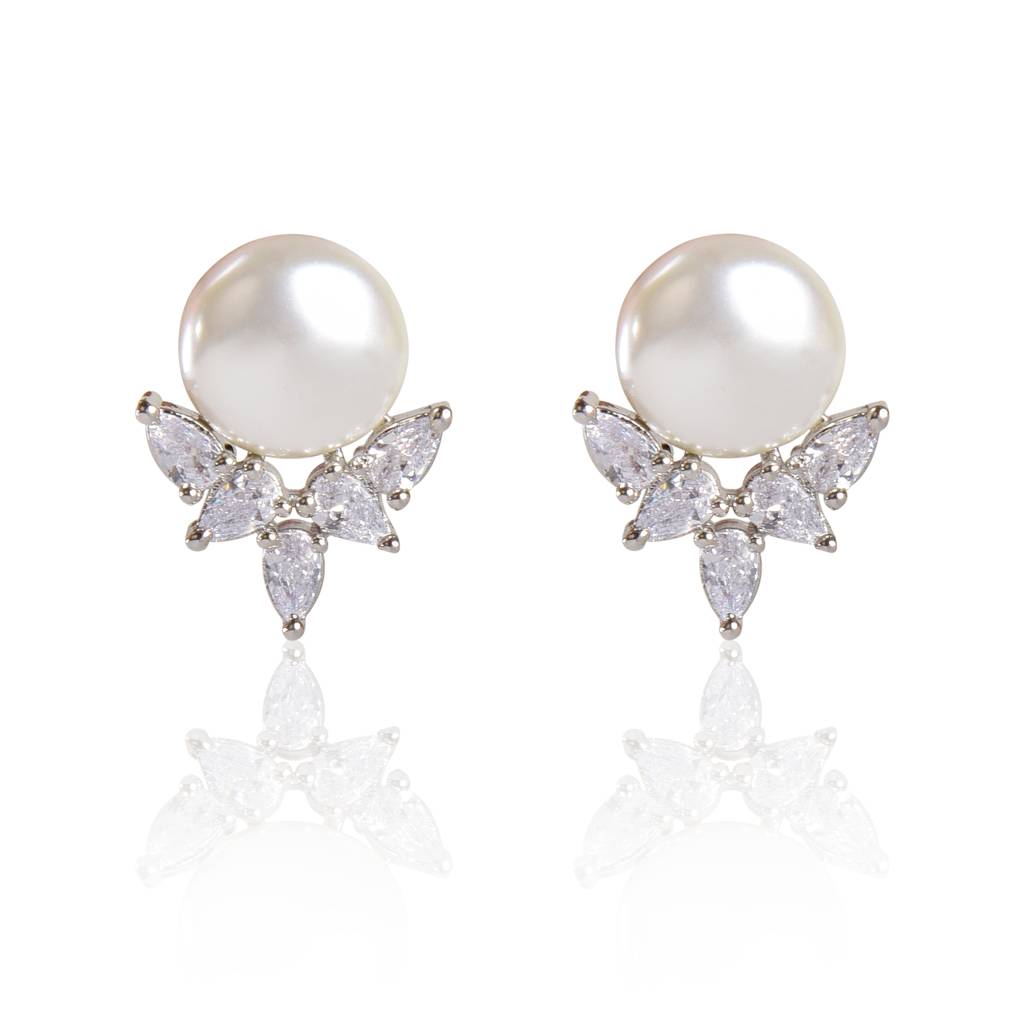 Pearl Flower Stud Earrings : IE1025