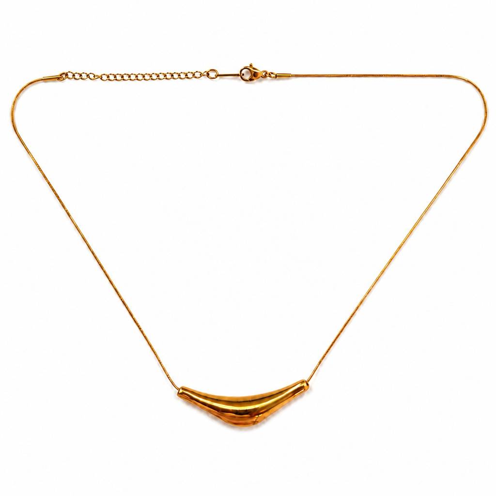 Varka Crescent Pendant Necklace – Bold Gold : RRAPR26AID-16