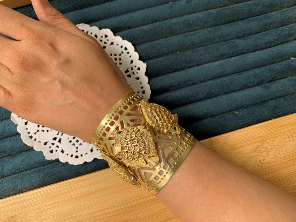 Swim In Coffee Hand Cuff : GRB66