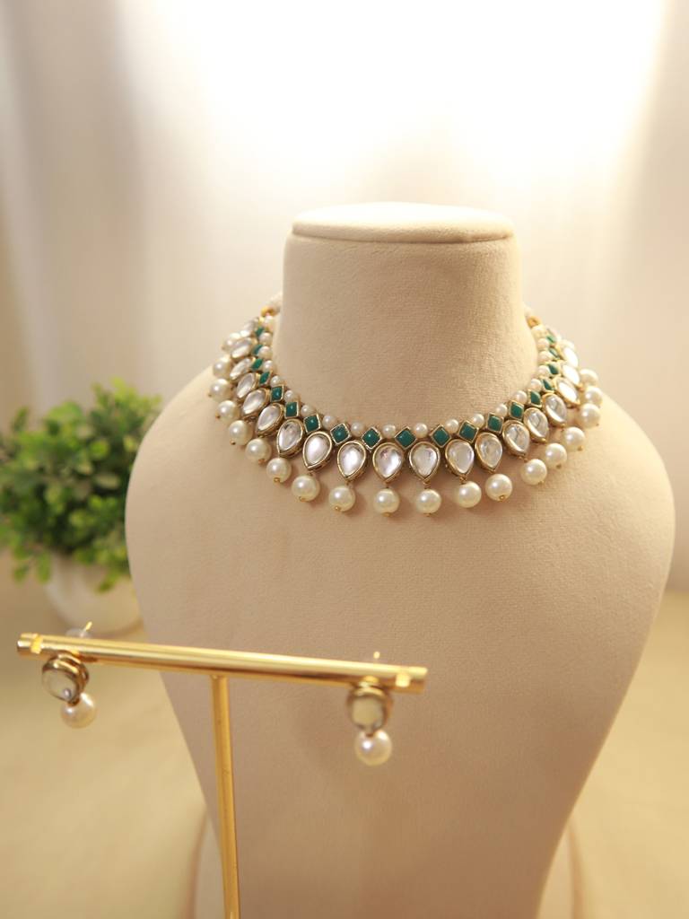Fern Symphony - Kundan Pearl And Green Stone Drop Necklace Set : PAN09GR