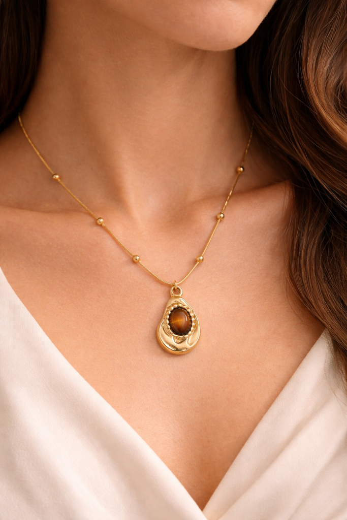 Goden Aura Pendant Necklace : Le188