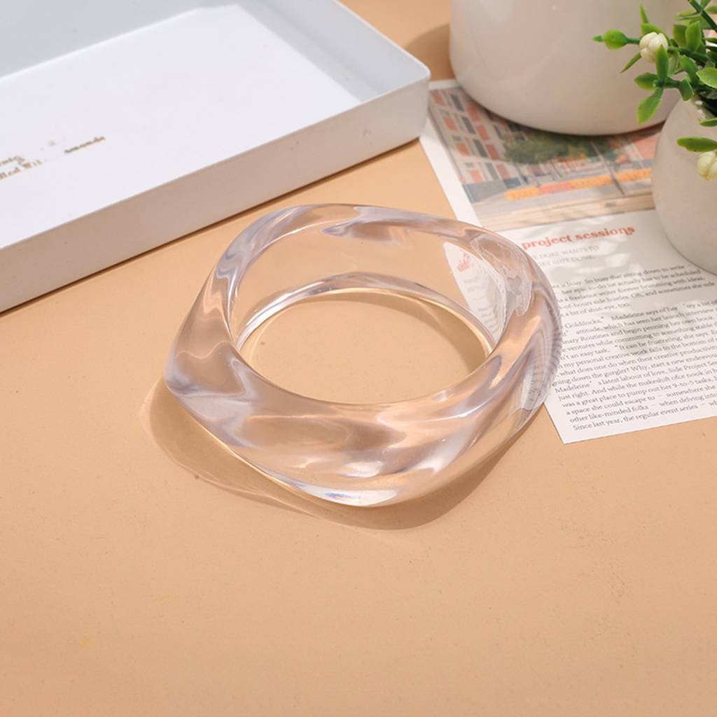 Chunky Wide Edge Rounded Square Polygonal Acrylic Bangle : AMU0125B252TR