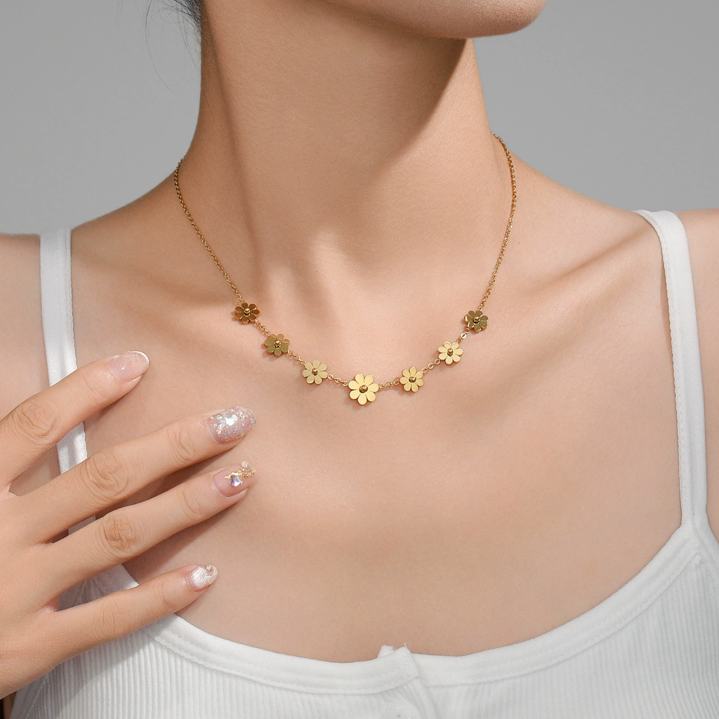 18K Gold Plated Waterproof Anti-Tarnish Floral Daisy Charm Necklace : ASJ0125N075G