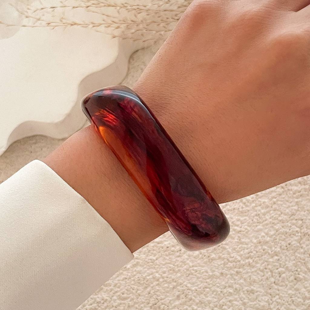 Chunky Wide Edge Rounded Square Polygonal Acrylic Bangle : AMU0125B503R