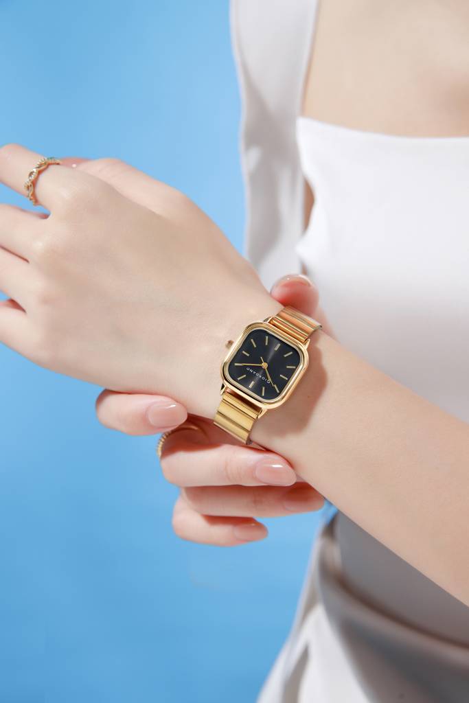 Giordano Classic Square Watch For Women Â Polished Stainless Steel Strap, Minimalist Compact Design-Gz-60098 : GZ-60098-22