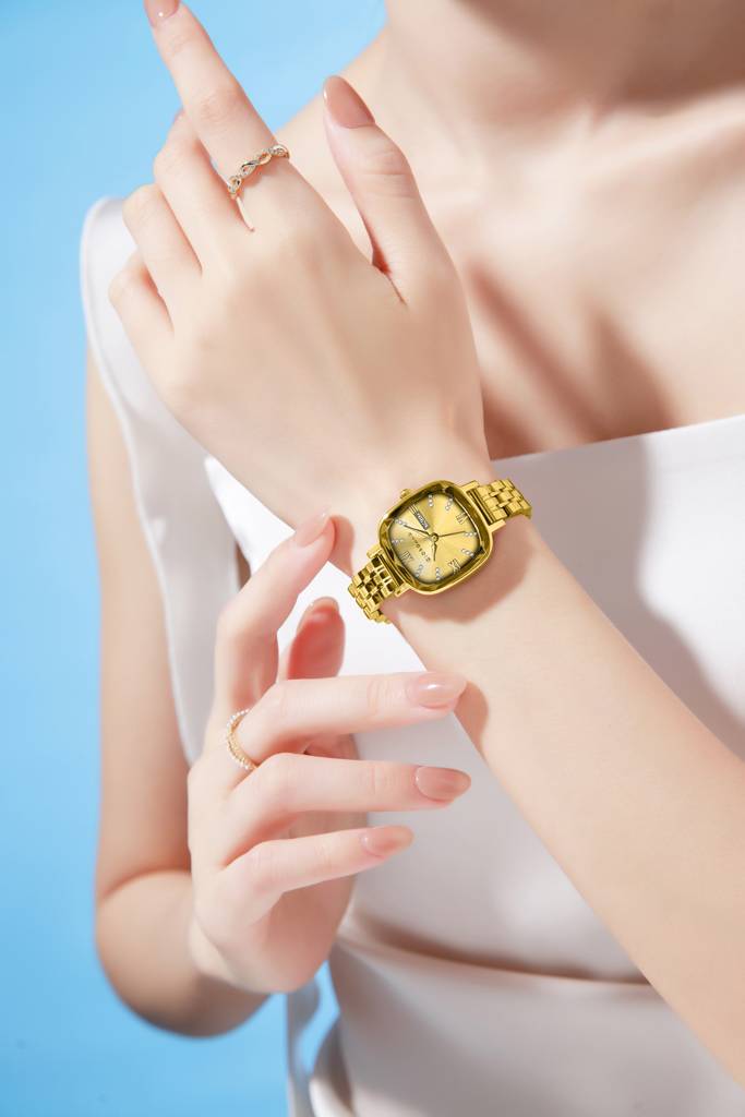 Giordano Elegant Square Rose Gold Watch For Women Â Crystal & Roman Hour Markers, Day-Date Display, Stainless  : GZ-60097-77