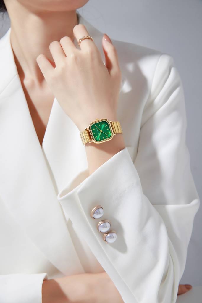 Giordano Classic Square Watch For Women Â Polished Stainless Steel Strap, Minimalist Compact Design-Gz-60098 : GZ-60098-44