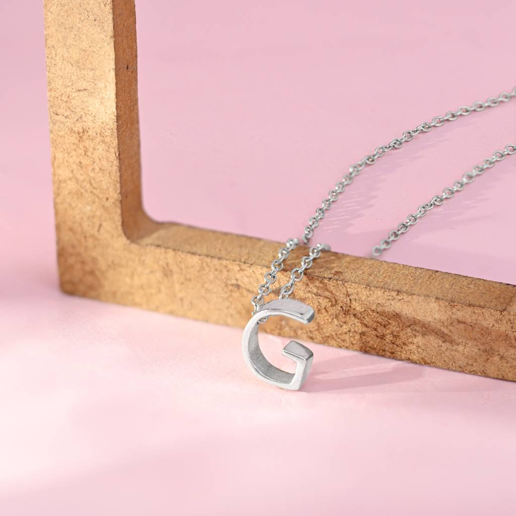 Gleaming G Initial Necklace : BIN25