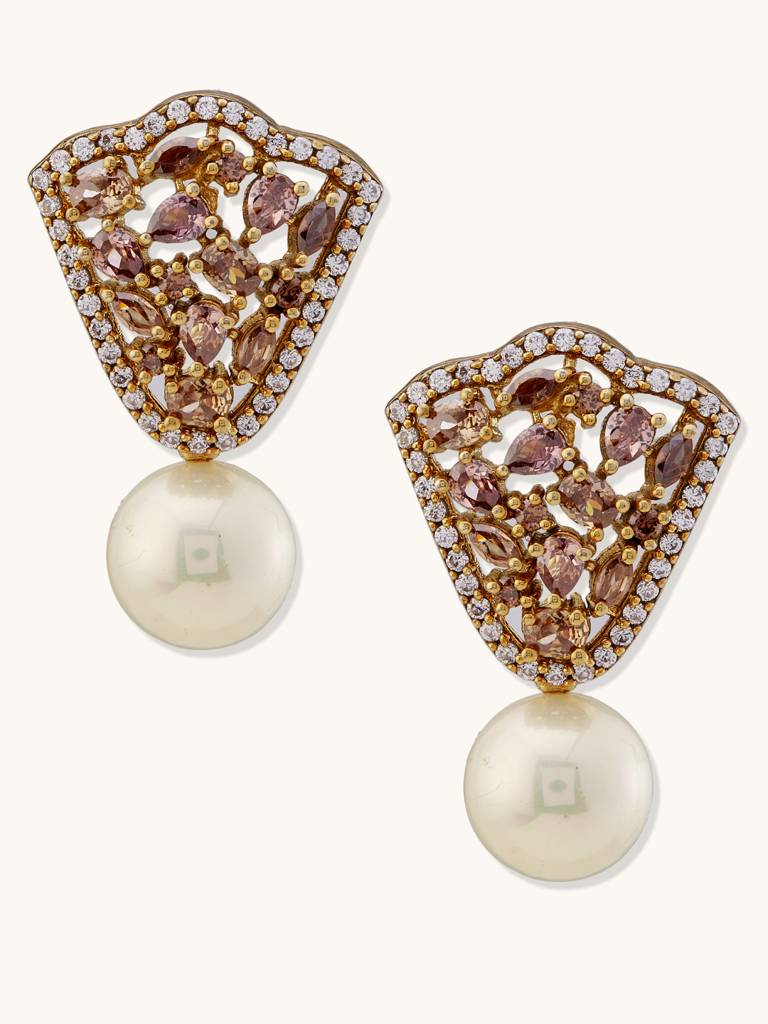 Elegant Pearl And Crystal Stud Earrings With Gold-Tone Finish : YI24A0201E