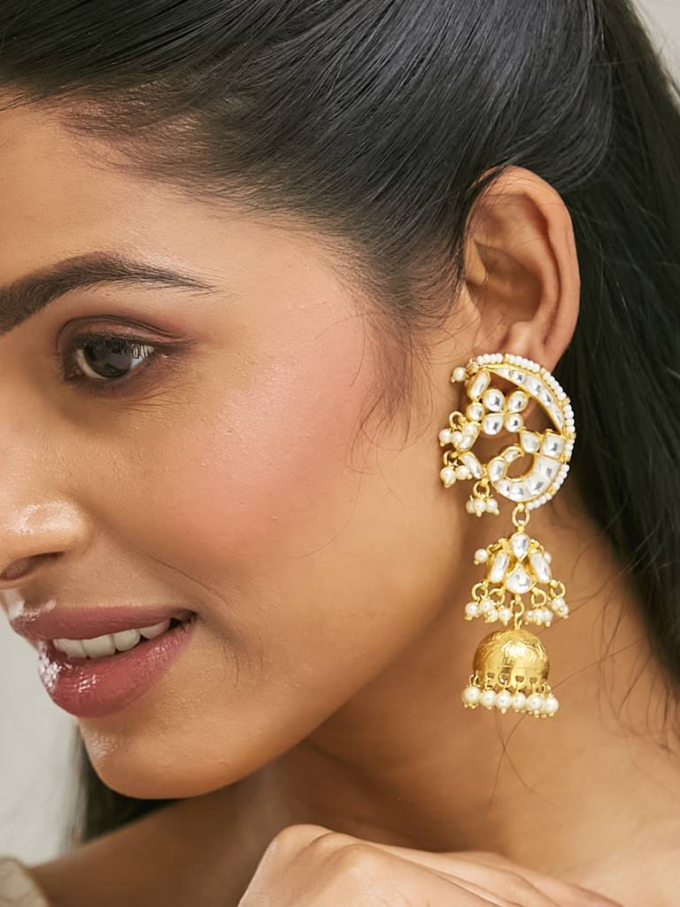 Elegant Gold-Plated Pearl Jhumka Earrings With Kundan Detailing : YI24A0181E