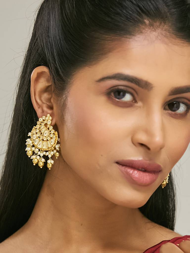 Elegant Gold-Plated Kundan Earrings With Pearl Accents : YI24A0177E