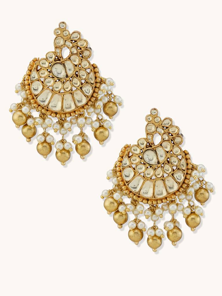 Elegant Gold-Plated Kundan Earrings With Pearl Accents : YI24A0177E
