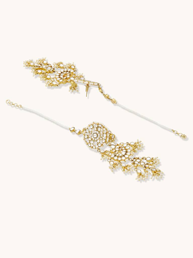 Elegant Gold-Plated Floral Hand Harness With Pearls : YI24A0179E