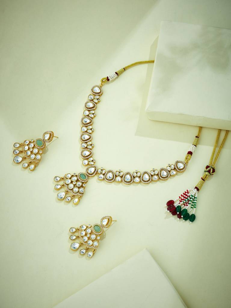 Elegant Kundan Necklace Set With Earrings : YI24A0229N
