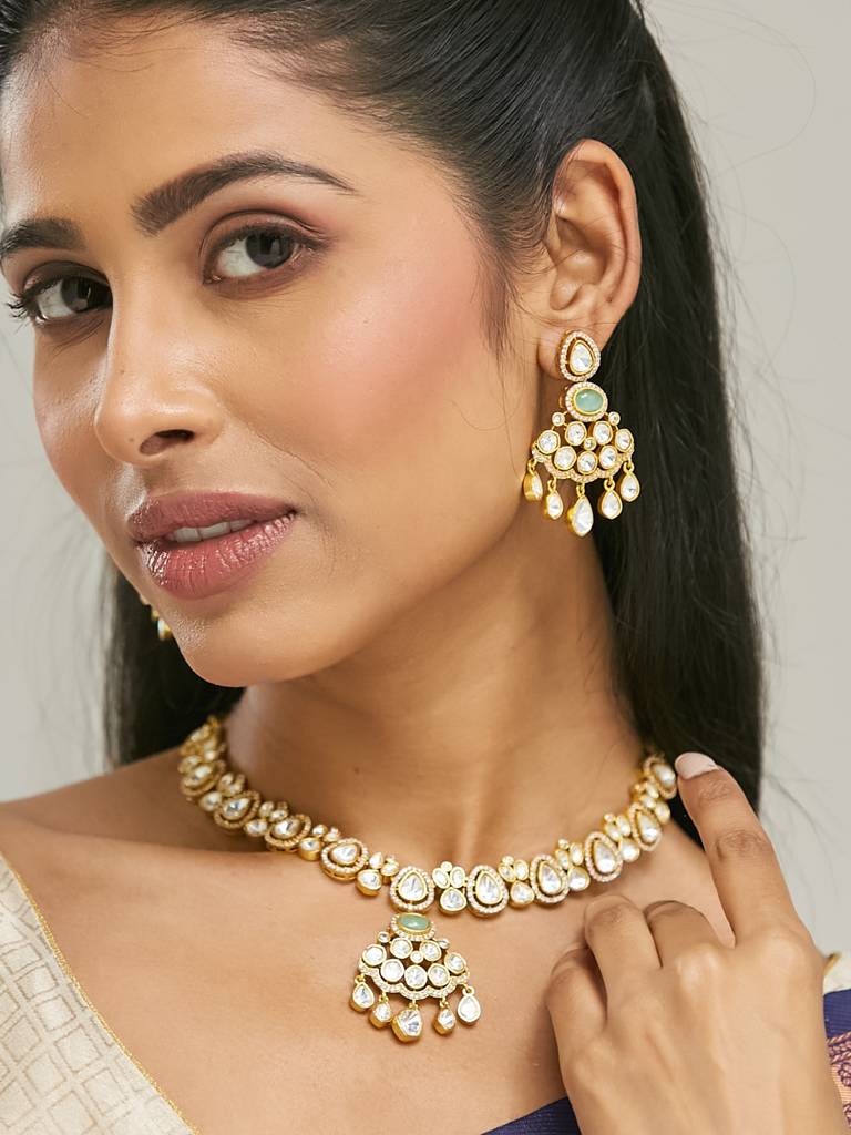 Elegant Kundan Necklace Set With Earrings : YI24A0229N