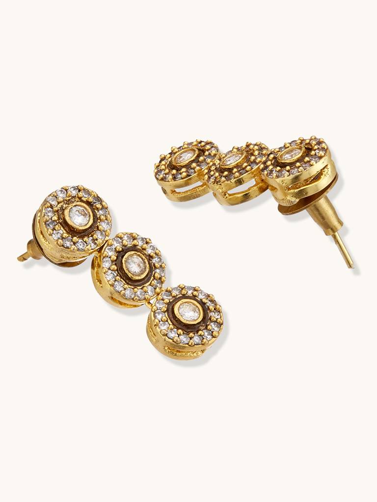 Elegant Gold-Tone Necklace And Earring Set With Crystal Accents : YI24A0219N