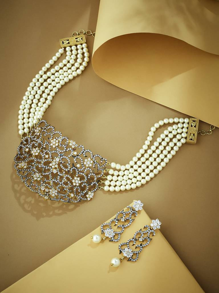 Elegant Pearl And Gold-Plated Choker Necklace With Matching Earrings Set : YI24A0218N