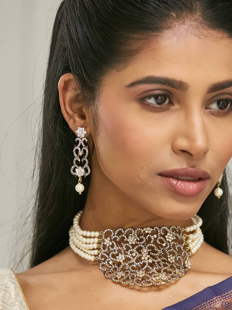 Elegant Pearl And Gold-Plated Choker Necklace With Matching