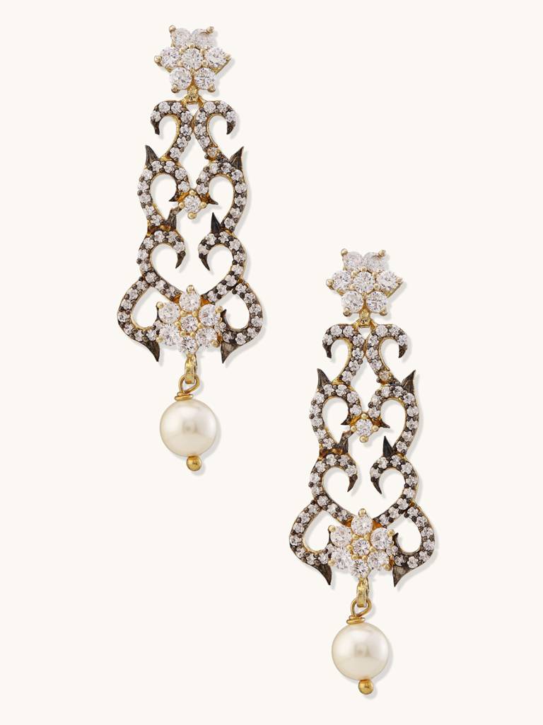 Elegant Pearl And Gold-Plated Choker Necklace With Matching Earrings Set : YI24A0218N