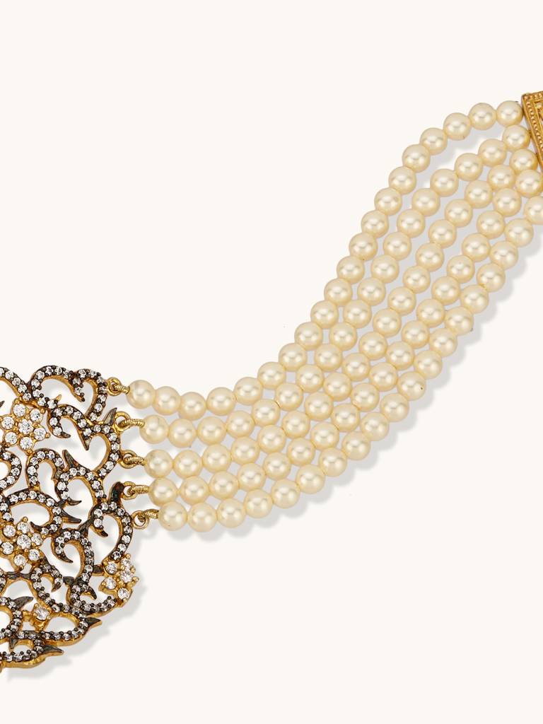 Elegant Pearl And Gold-Plated Choker Necklace With Matching Earrings Set : YI24A0218N