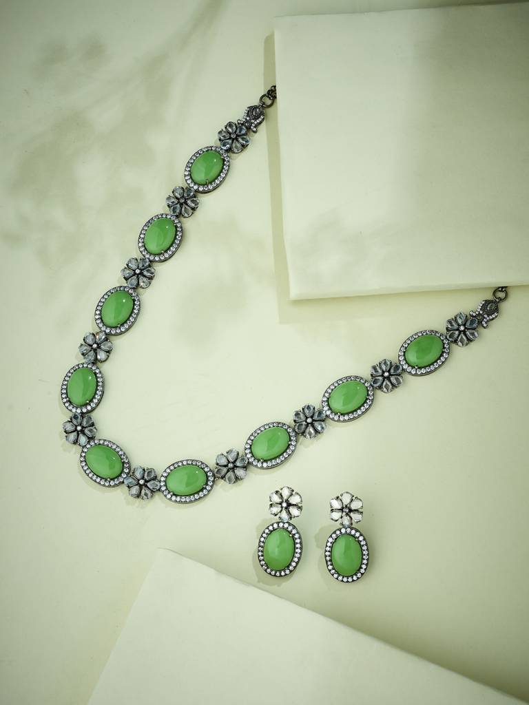 Vintage Green Gemstone Floral Necklace And Earring Set : YI24A0222N