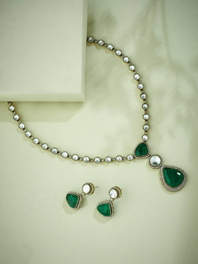 Elegant Gold And Green Gemstone Necklace Set With Earrings : YI24A0231N