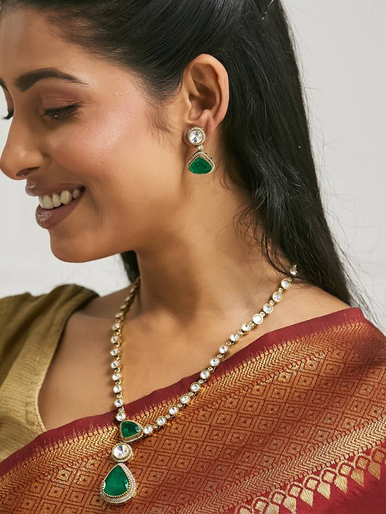 Elegant Gold And Green Gemstone Necklace Set With Earrings : YI24A0231N