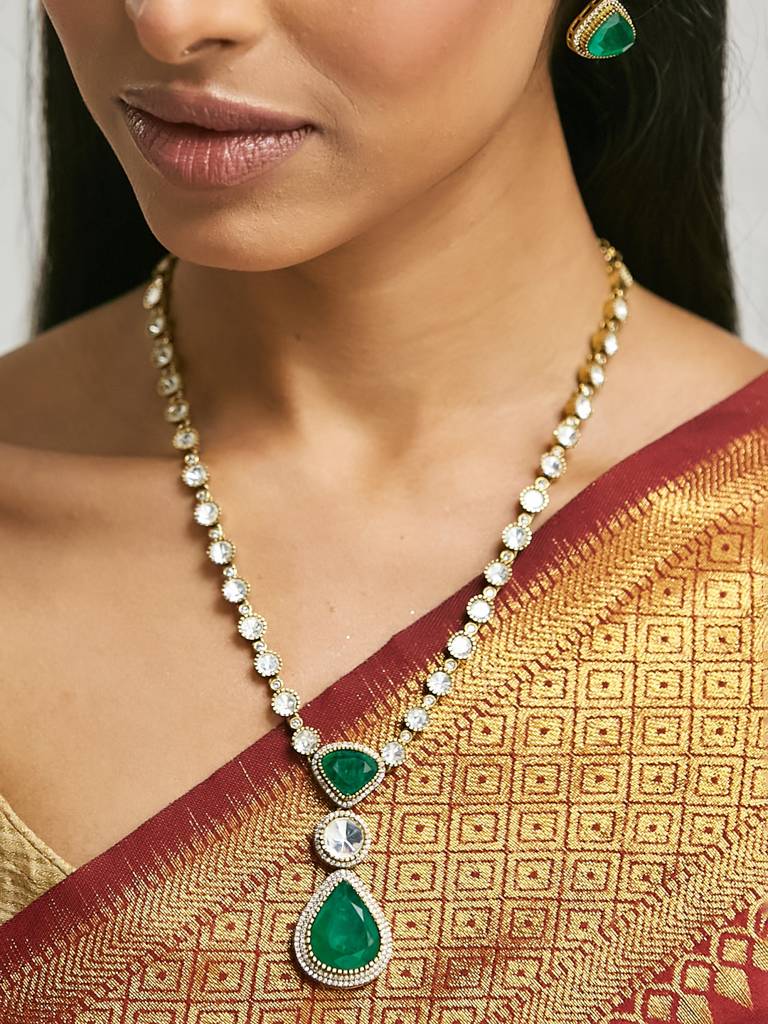 Elegant Gold And Green Gemstone Necklace Set With Earrings : YI24A0231N