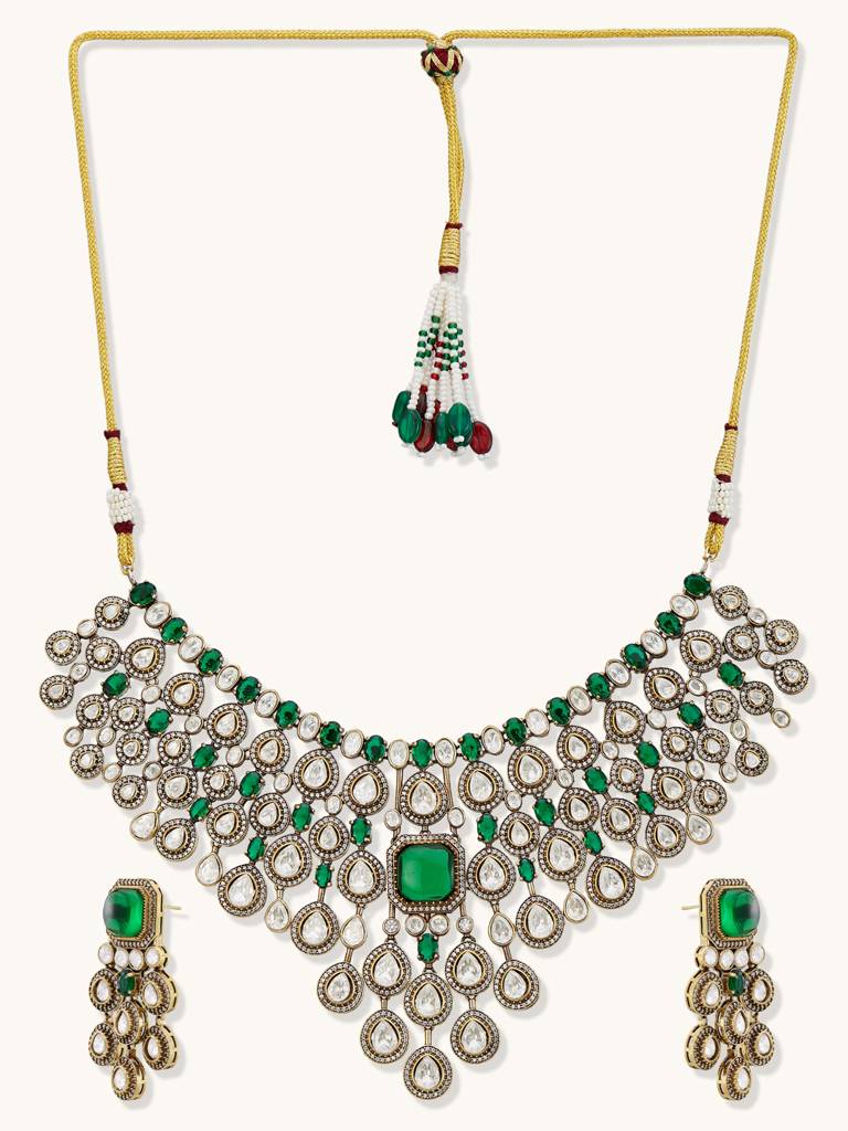 Regal Emerald And Diamond Choker Necklace Set With Earrings : YI24A0226N