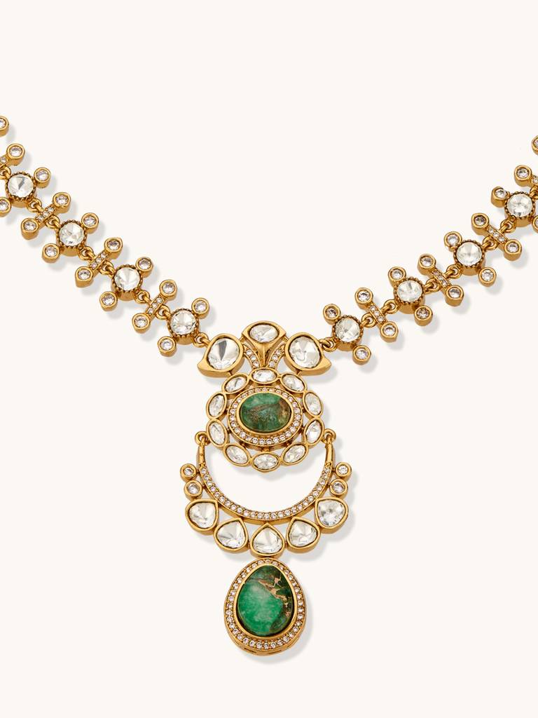 Elegant Gold And Emerald Necklace Set With Earrings : YI24A0228N