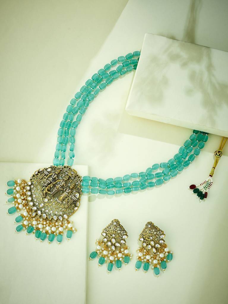 Elegant Turquoise Beaded Necklace Set With Intricate Pendant : YI24A0235N
