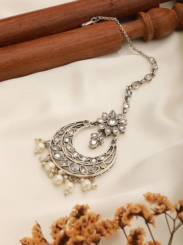 Silver-Plated White Ad-Studded Maang Tikka : MTK-JS23-11050