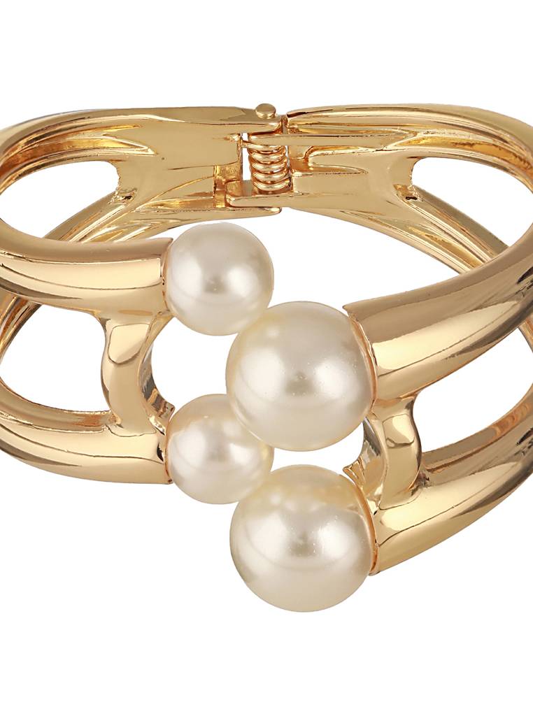 Anti-Tarnishgold Plated Big Pearl Studded Cuff Kada Bracelet : STBR8098