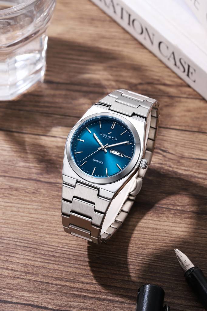 Daniel Hechter Paris Avenue Hoche Collection Modern Analog Watch For Men With Round Dial And Stainless Steel Band : DHM1004-33