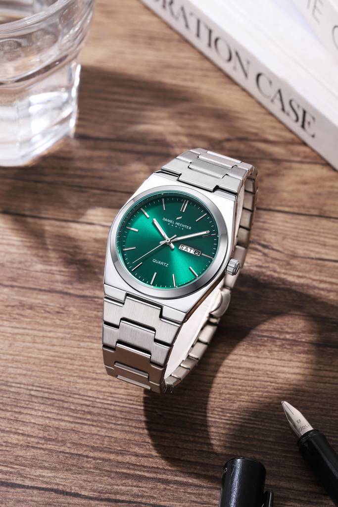 Daniel Hechter Paris Avenue Hoche Collection Modern Analog Watch For Men With Round Dial And Stainless Steel Band : DHM1004-22