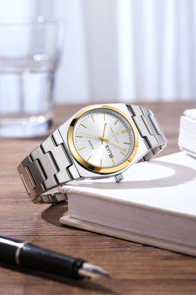 Daniel Hechter Paris Avenue Hoche Collection Modern Analog Watch For Men With Round Dial And Stainless Steel Band : DHM1004-44