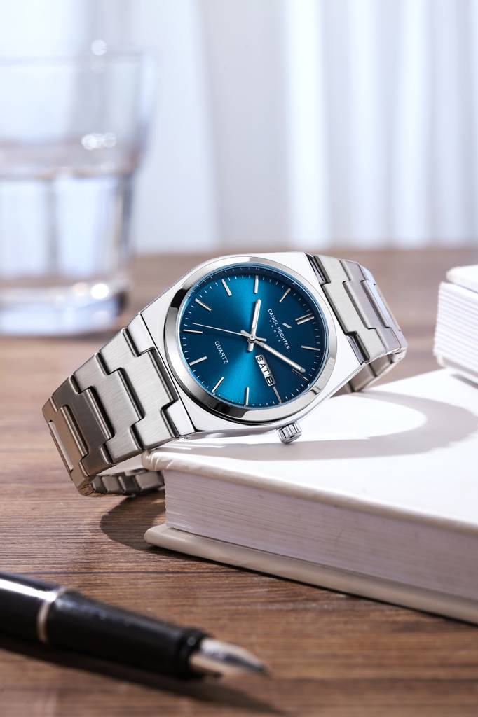 Daniel Hechter Paris Avenue Hoche Collection Modern Analog Watch For Men With Round Dial And Stainless Steel Band : DHM1004-33