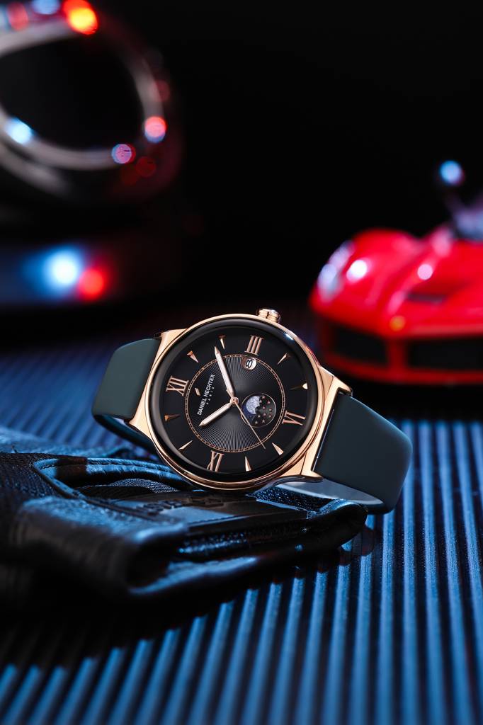 Daniel Hechter Paris Round Dial Watch For Men With Roman Indices, Stylish Silicone Strap, Water Resistant & Quart : DHM1012-02