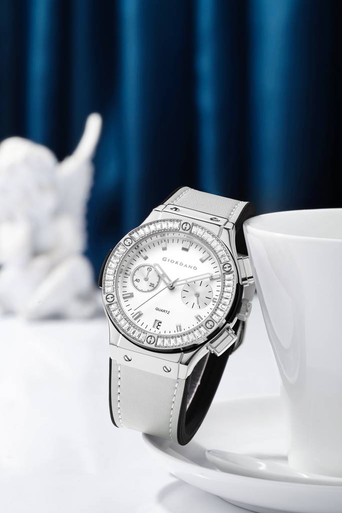 Giordano Watch For Women Round Dial, Leather Strap, Crystal  display picture 1