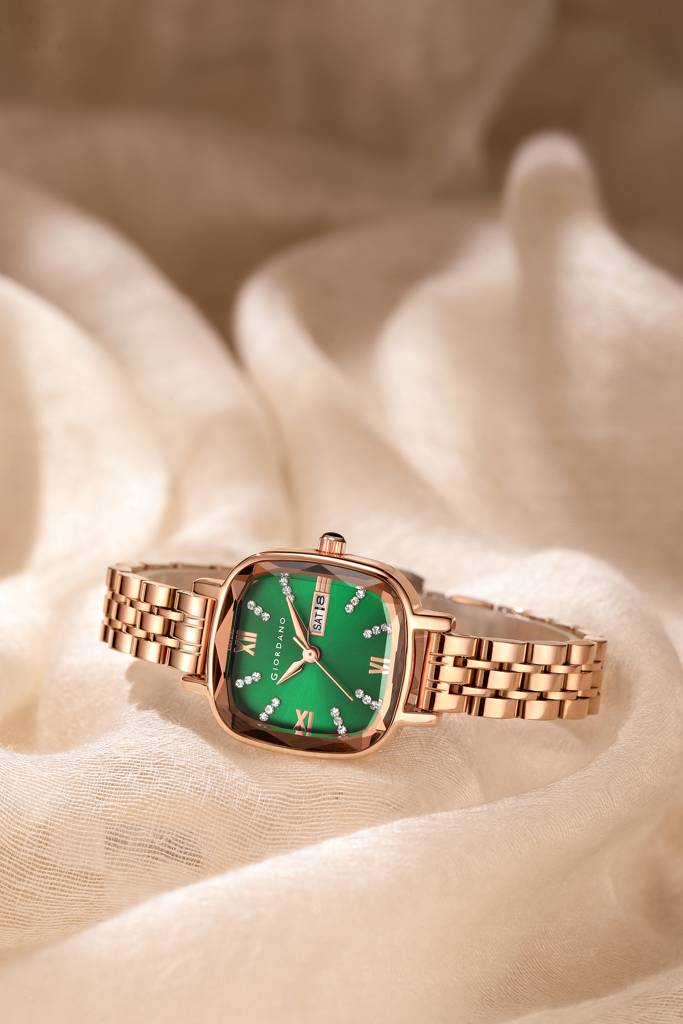 Giordano Elegant Square Rose Gold Watch For Women Â Crystal & Roman Hour Markers, Day-Date Display, Stainless  : GZ-60097-33