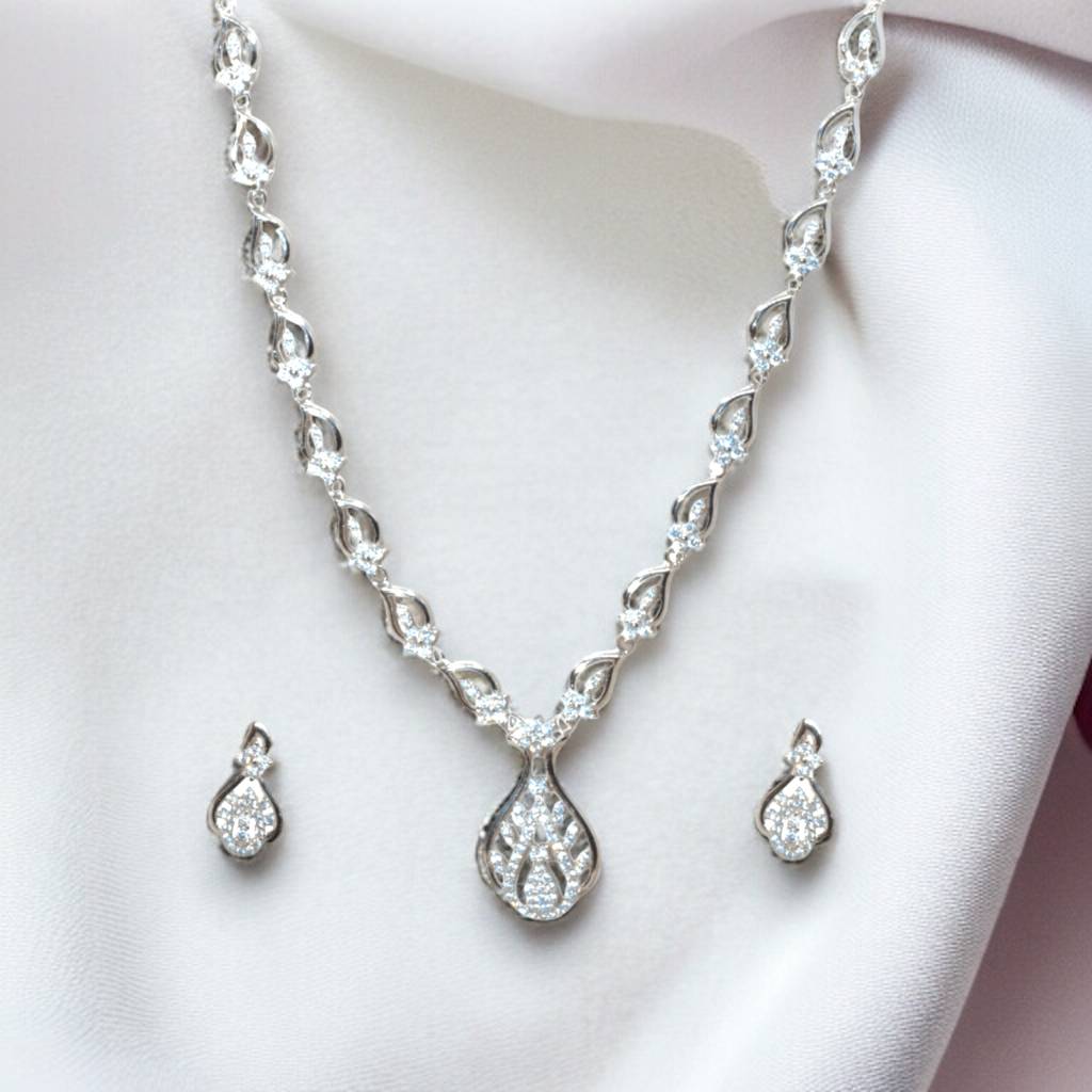 Leafy Elegance: 92.5 Silver Cz Necklace : 205
