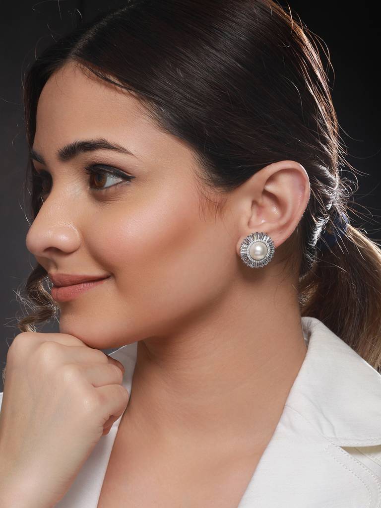 Silver Plated Cz Studded Pearl Minimal Studs Earrings : SJER2095