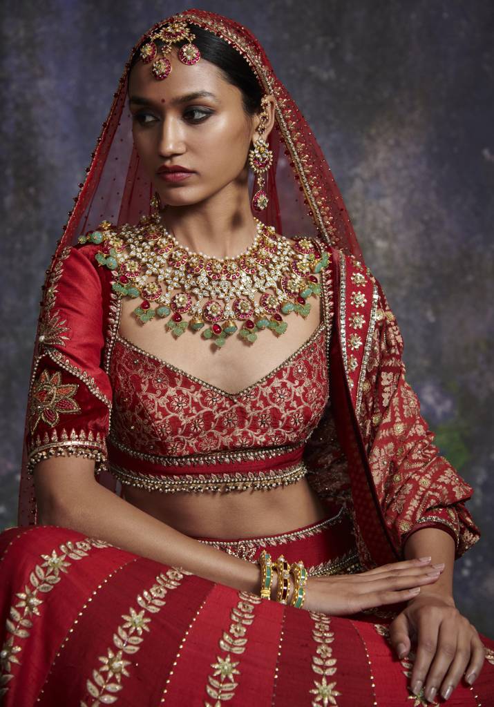 Carnival Of Crimsons Bridal Earrings : 1029