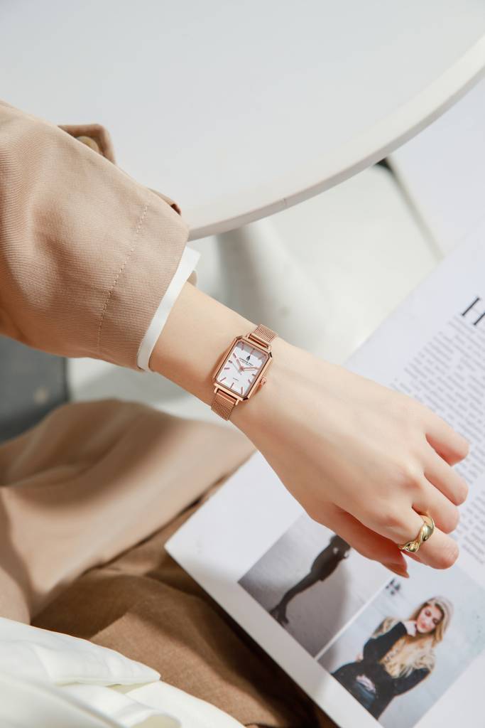Victoria Collection Analog Quartz Watch For Women With Mesh Strap, Rectangular Metal Case And Mineral Glass : LFW20006-55