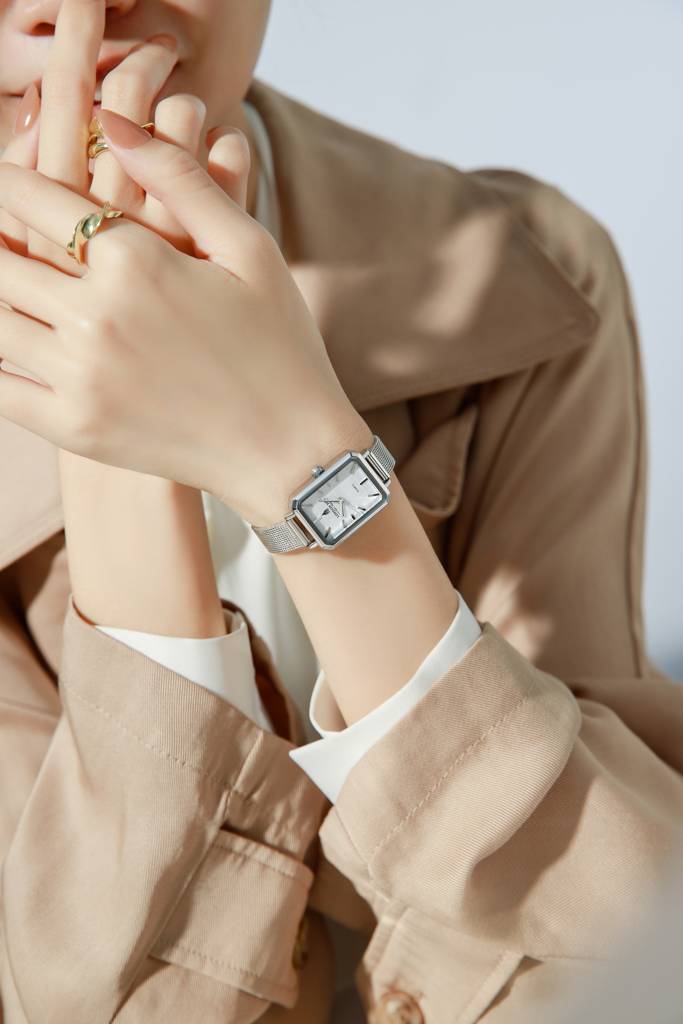 Victoria Collection Analog Quartz Watch For Women With Mesh Strap, Rectangular Metal Case And Mineral Glass : LFW20006-22