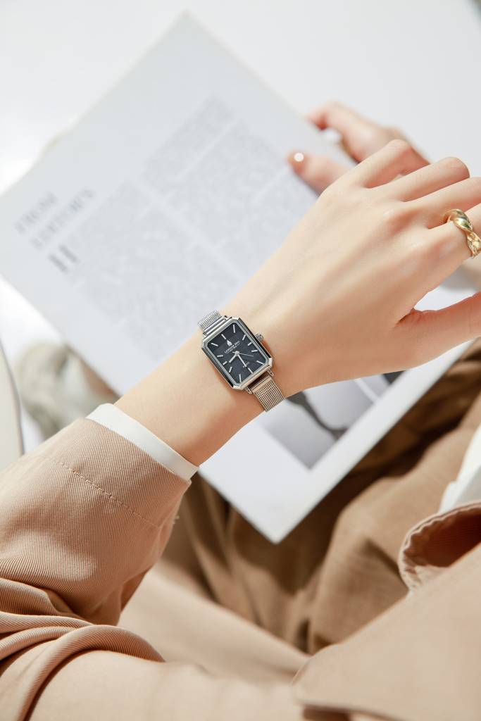 Victoria Collection Analog Quartz Watch For Women With Mesh Strap, Rectangular Metal Case And Mineral Glass : LFW20006-11