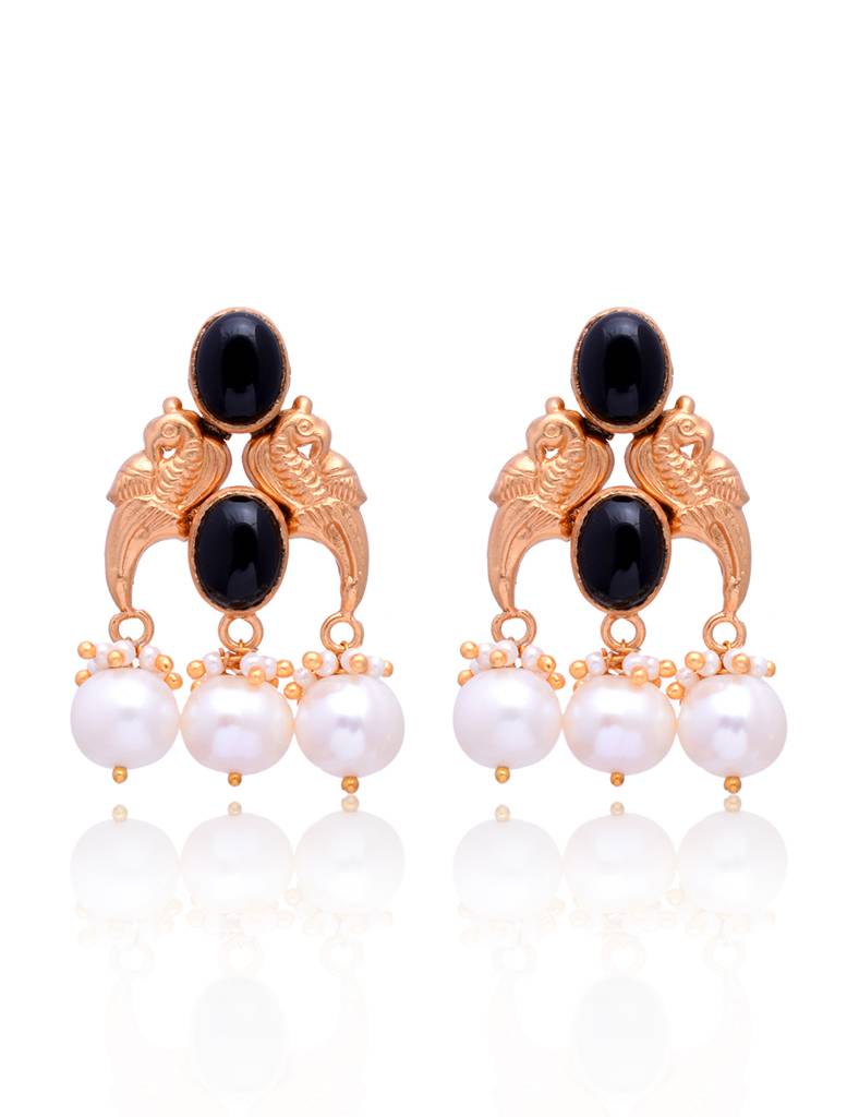 925 Sterling Stud With 24K Gold Plated And Black Onex Stoneand Fresh Water Pearls : 2233