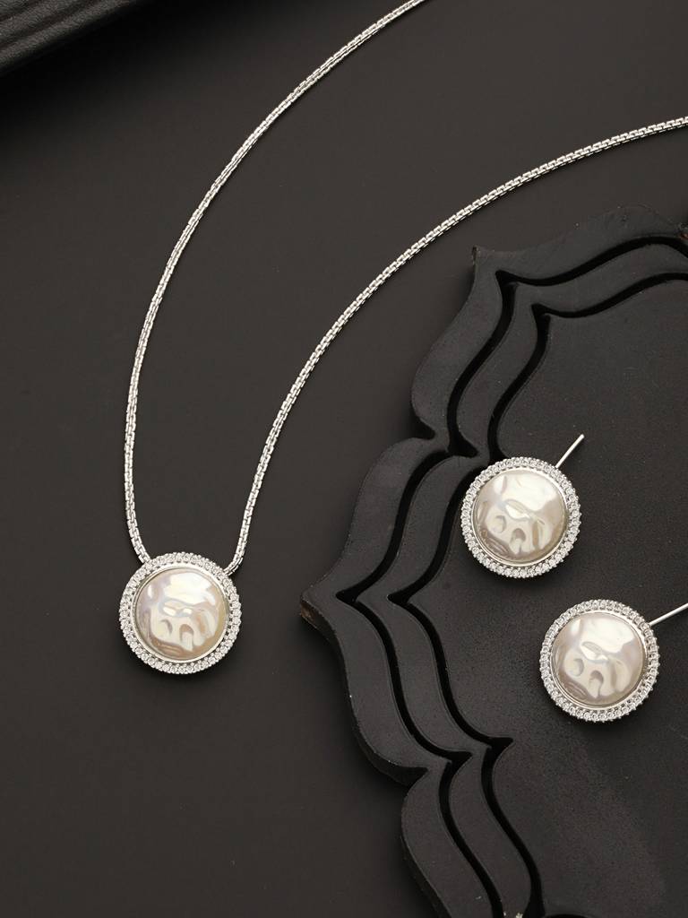 Silver Plated Natural Seawater Round Pearl Cz Minimal Locket Jewellery Set : SJLK2266
